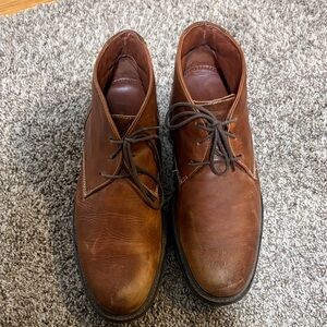 Johnston & Murphy Tan Leather Chukka Boots